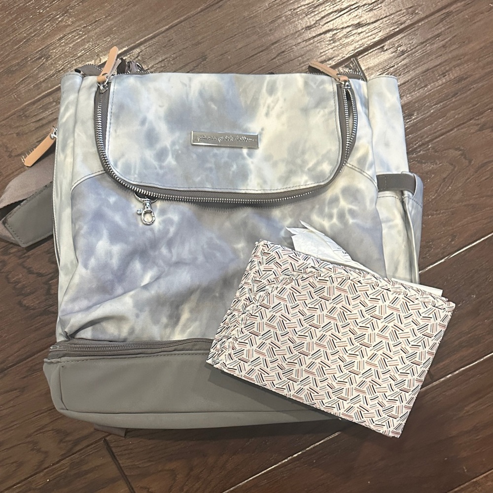 Petunia Pickle Bottom Pivot Diaper Bag